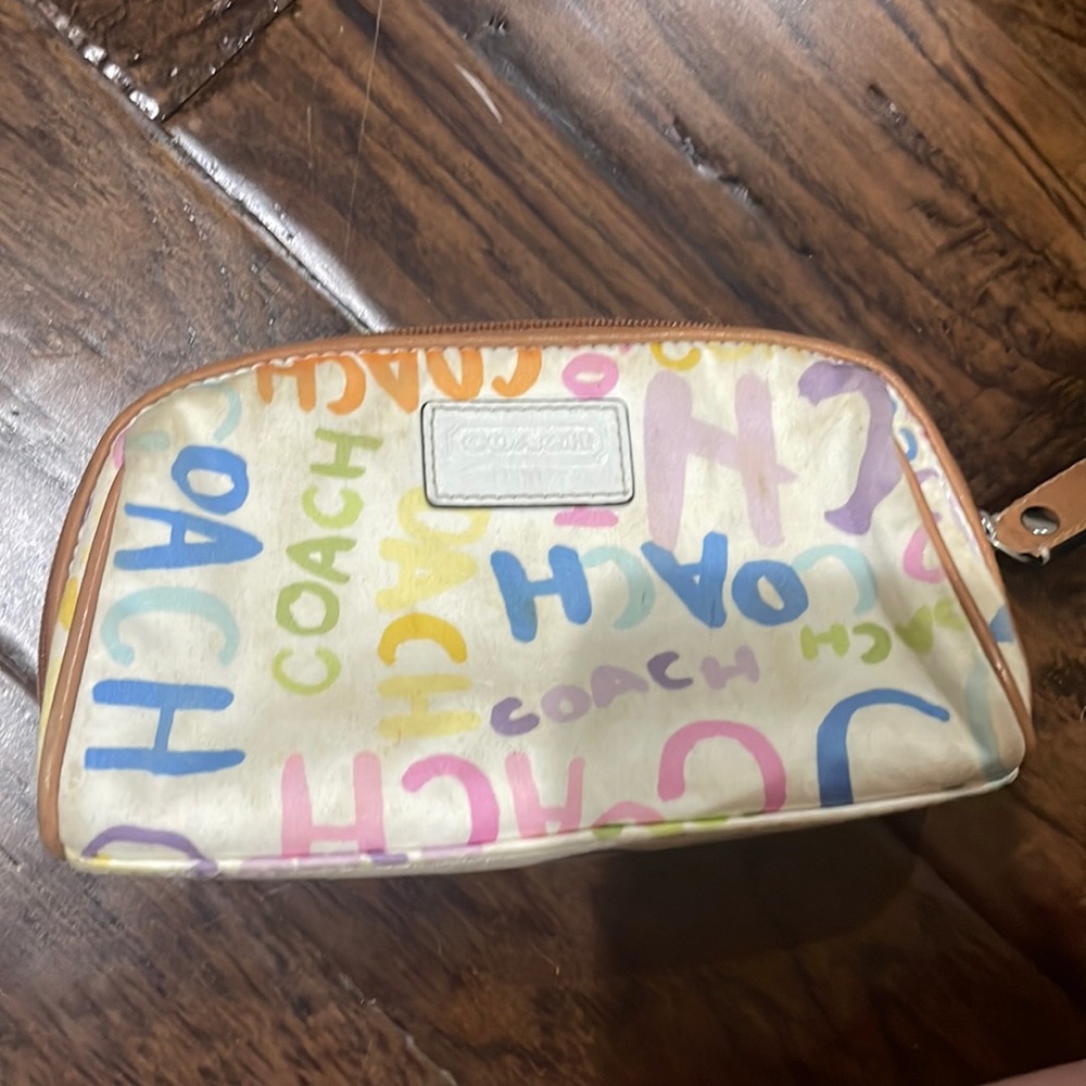 coach small pouch